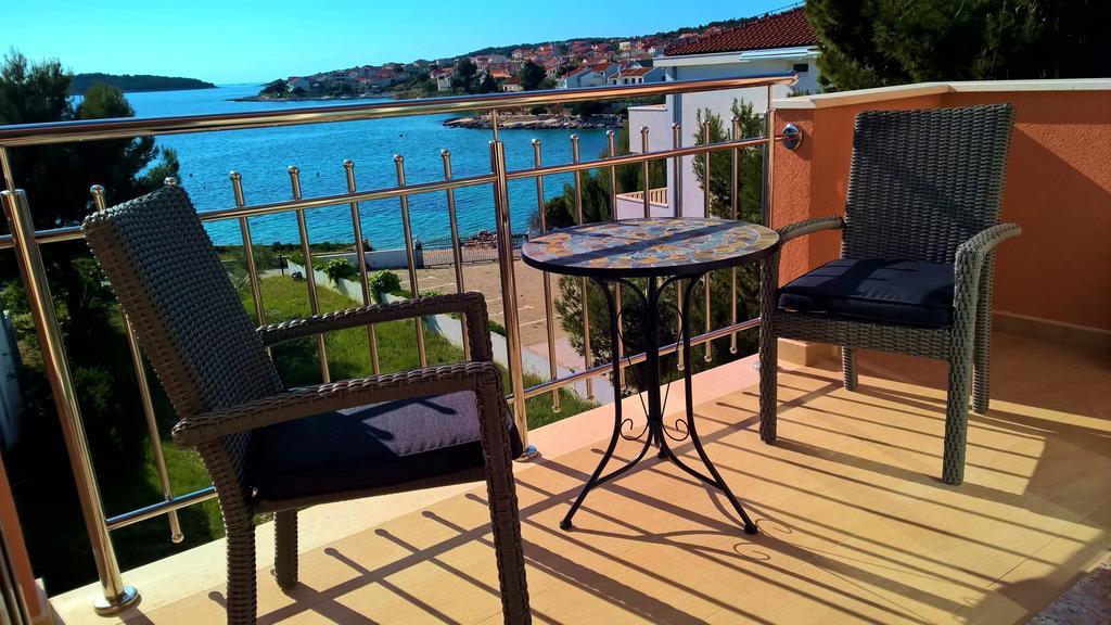 Villa Palas Apartments 2 Рогозница Стая снимка